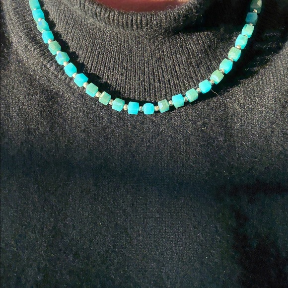 Elegant Turquoise Glass Beaded Necklace - Picture 5 of 5